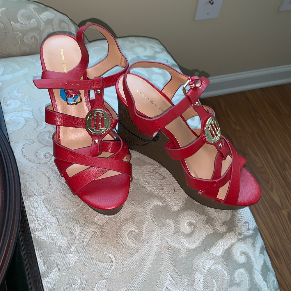 Red wedges sz10